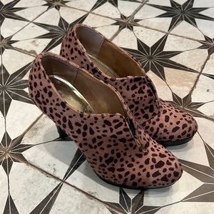 Leopard platform stilettos size 8 booties